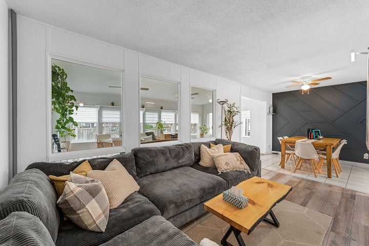 Belle River Cottage | Waterfront | Kayaks | Fire - Lake Erie, PA