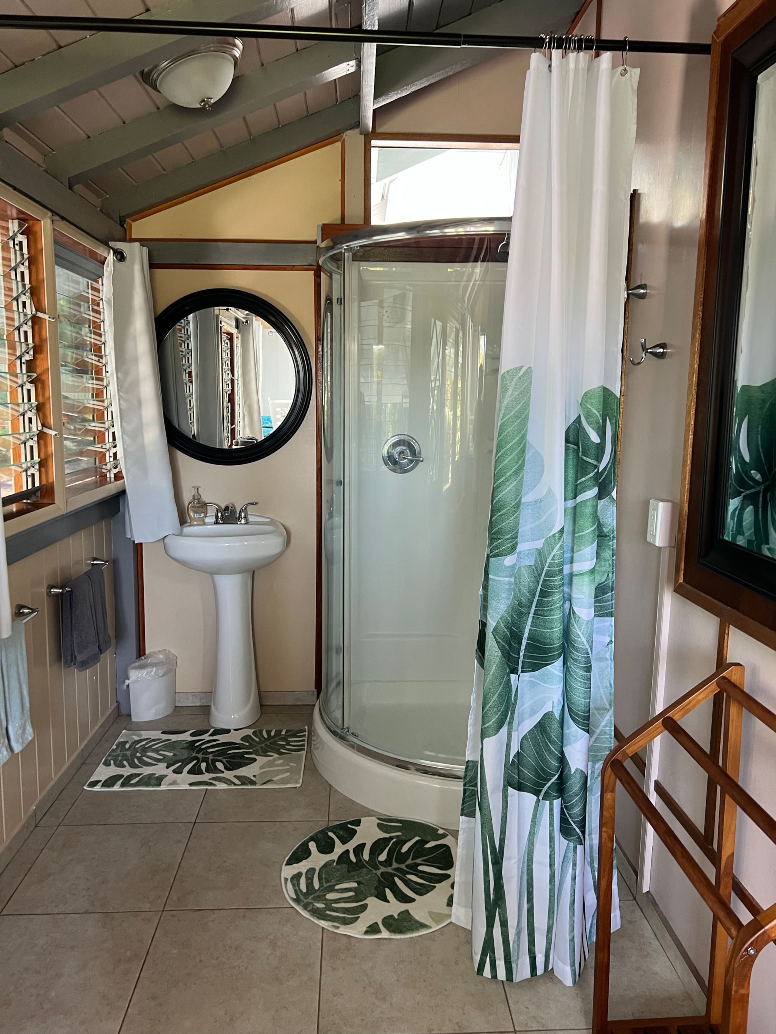 Home in Hilo · ★5.0 · 1 bedroom · 2 beds · 1 private bath - Image 95