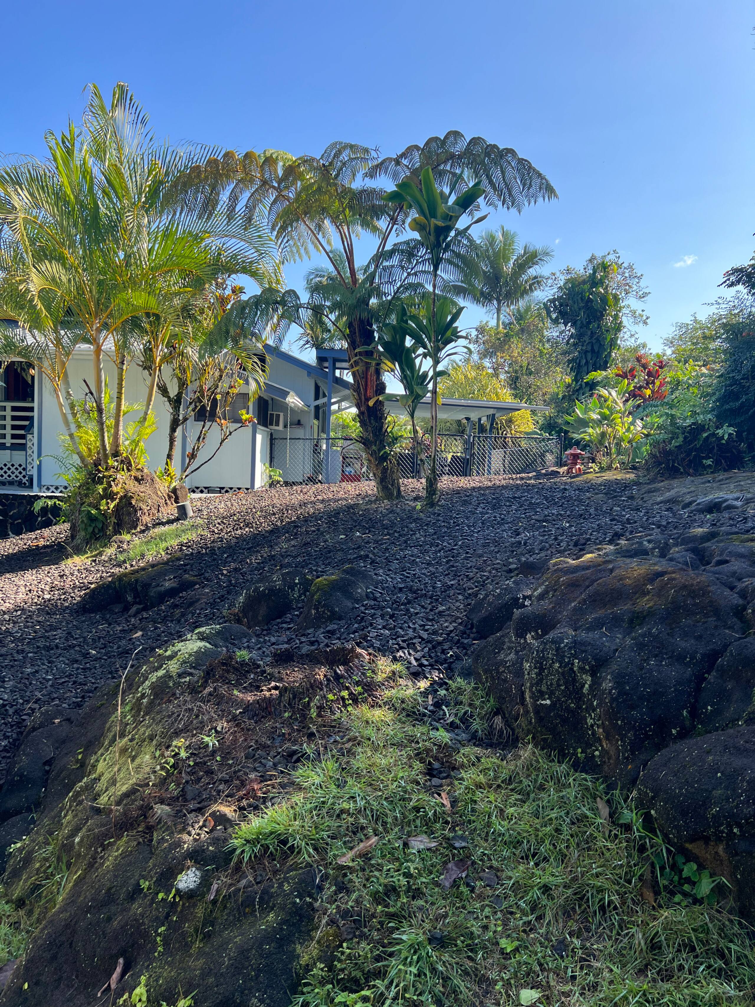 Home in Hilo · ★5.0 · 1 bedroom · 2 beds · 1 private bath - Image 125