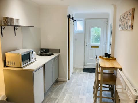 Private Annexe close to beach