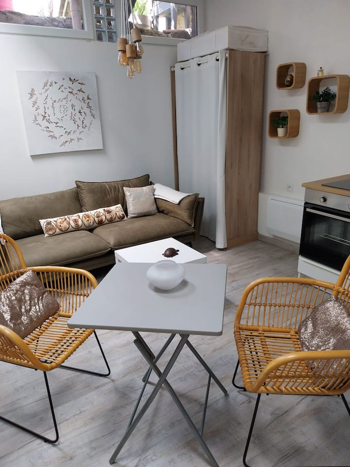 Studio Indépendant Dans Maison - Mèze