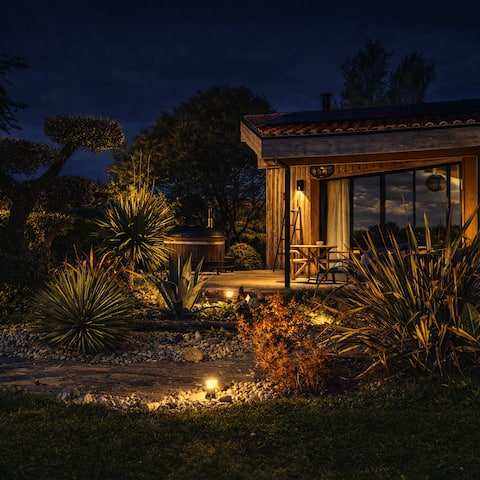 Cabin with private hot tub near Toulouse