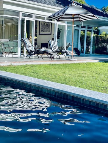 Wine-lands Villa in Golf Estate