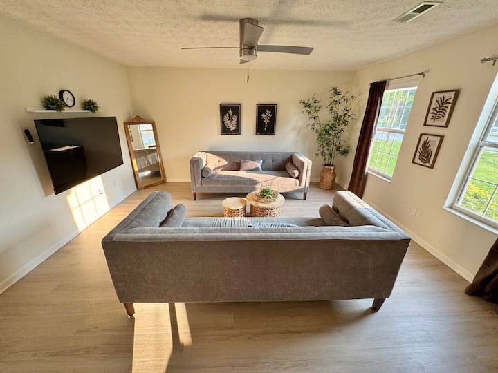 Duplex Delight With Garage 1402 - Knoxville, TN