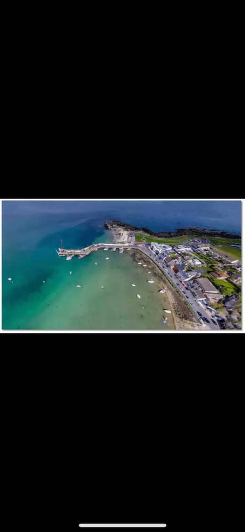 The Captains Wheel and Anchor