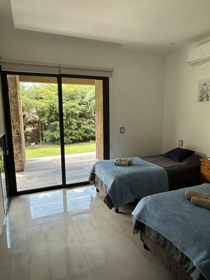 საძინებელი 1