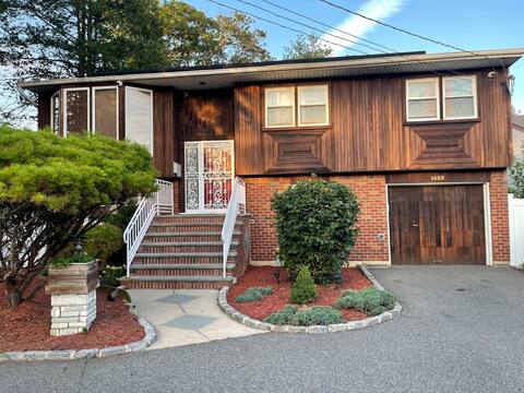 Comfort Haven/King-Sized Bed/Near Nautical Mile