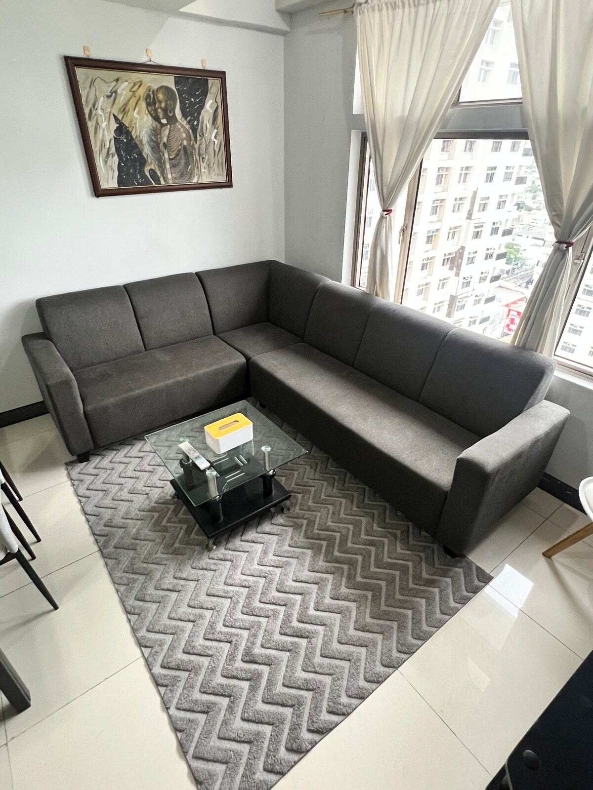 أريكة على شكل حرف L (6-8 مقاعد)