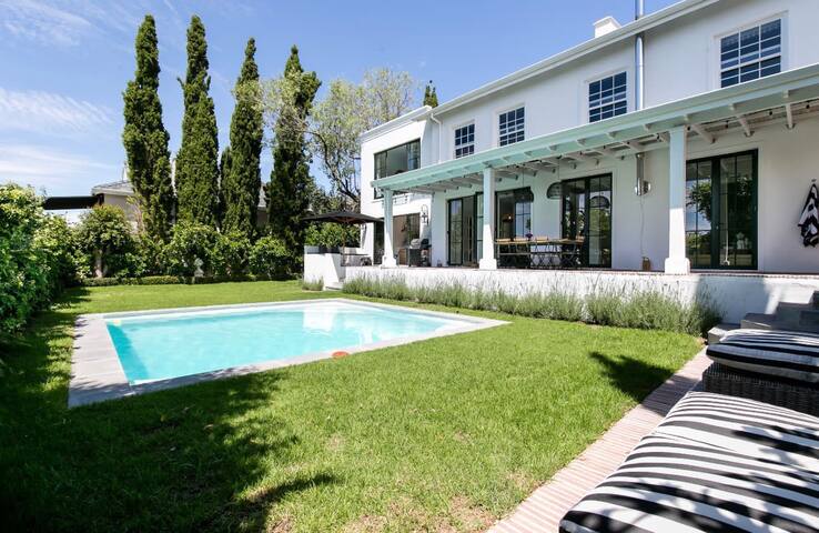 Luxury Mountain View Villa gallery image 5