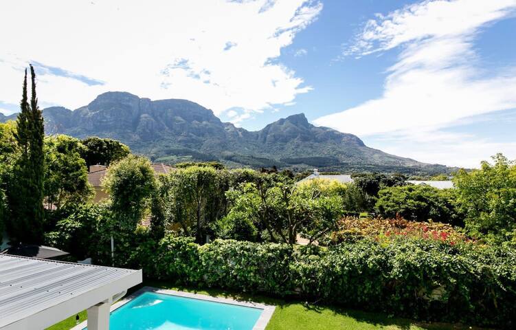 Luxury Mountain View Villa gallery image 4