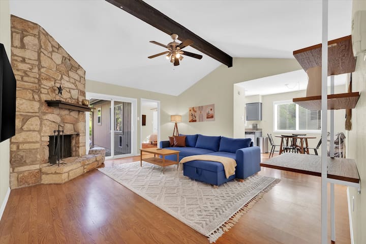 Zilker Villa w/Big Backyard, 5BR 4BA Sleeps 14