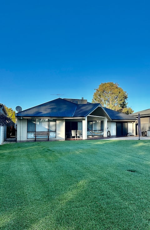 Bundalong Absolute Waterfront “Shore to Please”