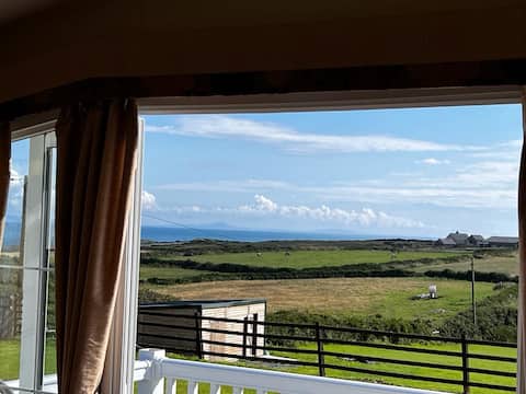 Top Airbnb: Sea View Fields Trearddur in Trearddur