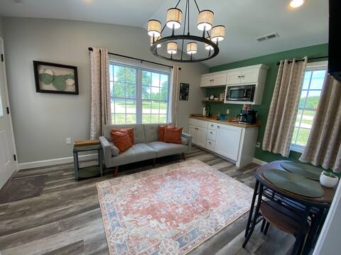 Retreat Air *King bed, Swim Spa & No Cleaning Fee*