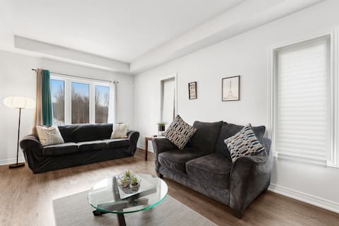 Niagara 3BR Escape | Walk to Wineries + BBQ