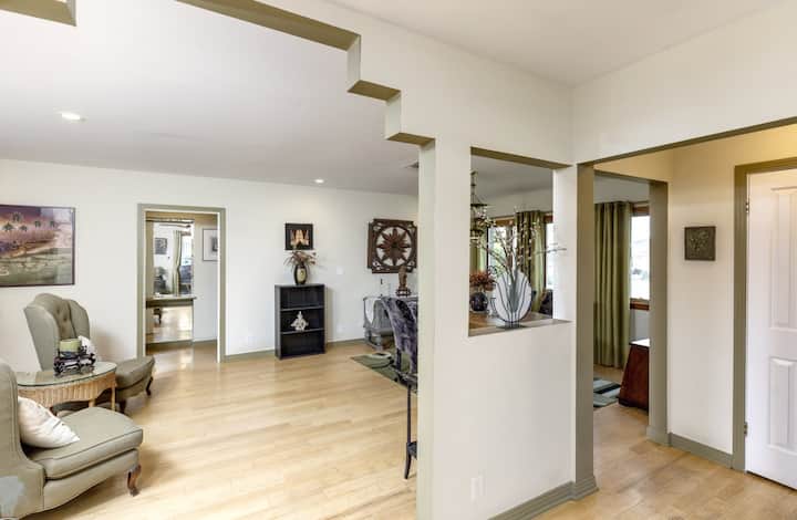 Burbank Foothills—pool/spa-steamroom-
Kids & Pets - Burbank, CA