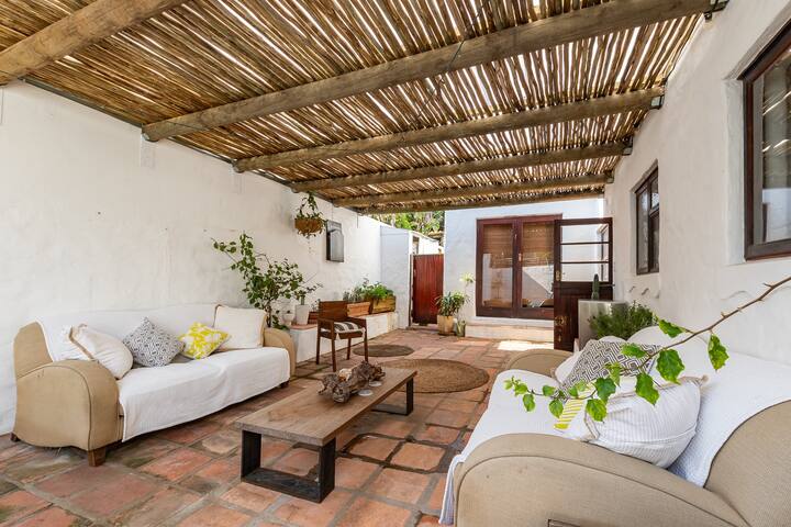 Hotlist Hacienda style home! gallery image 2