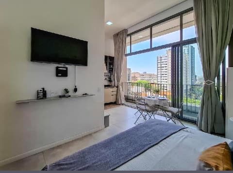 Top Airbnb: New Studio next to Metro. em Vila Mariana