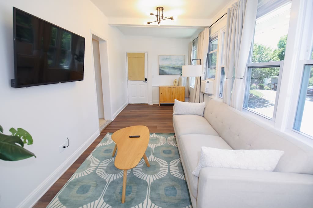 Lovely 2BR w/ Off St Parking, Privt Entr, Laundry