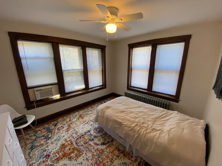 إطلالة من المدخل. سرير مزدوج. 