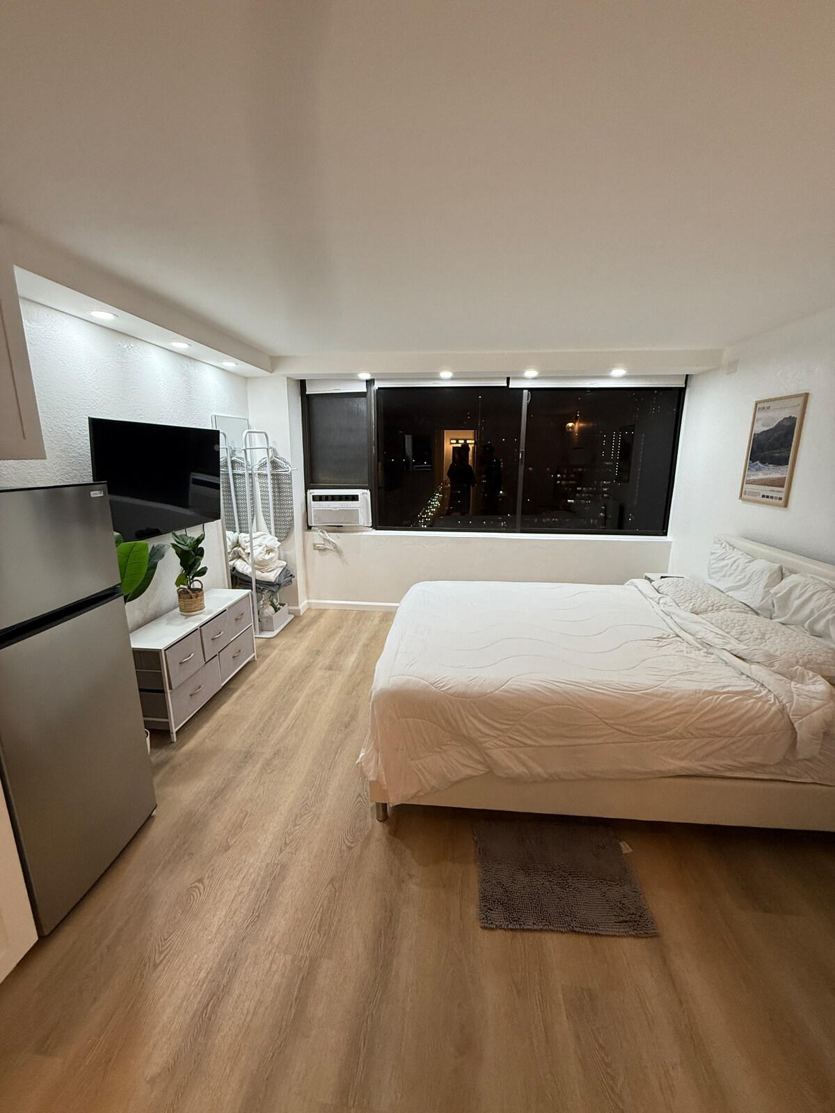 Beautifully Designed Waikiki Studio with Kitchen - Apartments for