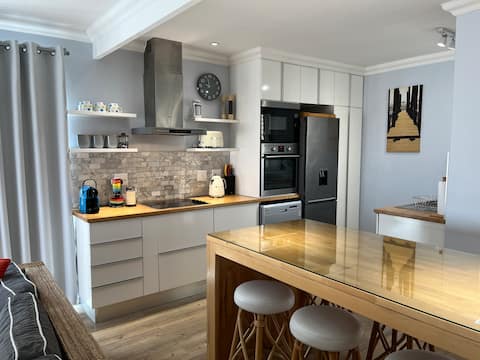 8@Lalandi -Beachfront- Amazing Sea View