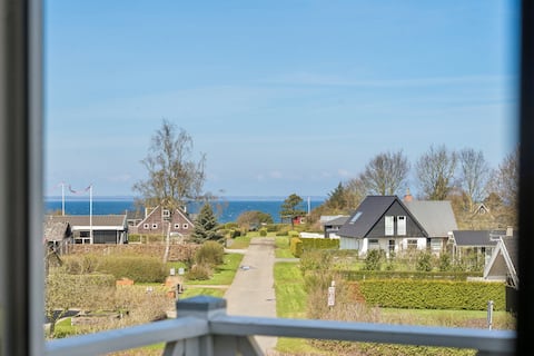 Cozy central house near the sea
