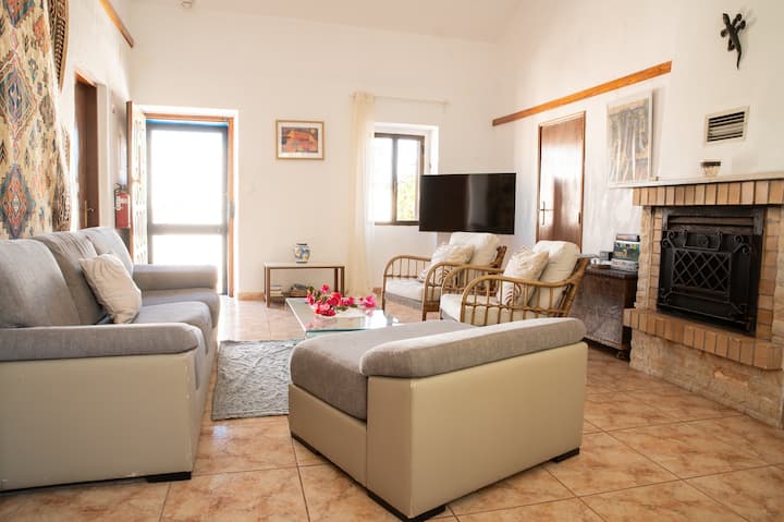 Idyllic, Peaceful Villa With Private Swimming Pool - Algarve