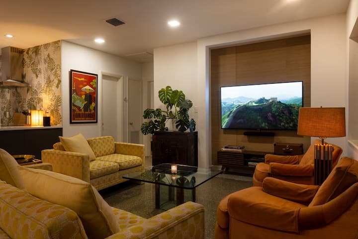 Mid-century Oasis 
Heated Salt Water Pool And Spa! - Margate, FL
