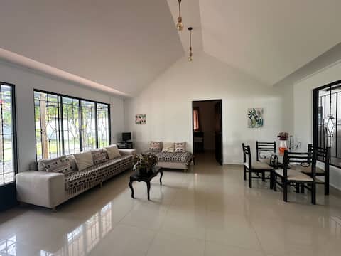 Top performing Airbnb: Villa with pool and green areas Villavicencio in Villavicencio