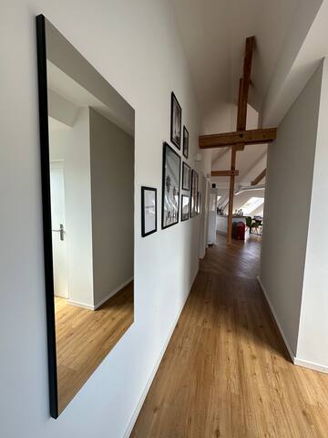 Sunny Penthouse next to Oktoberfest gallery image 3