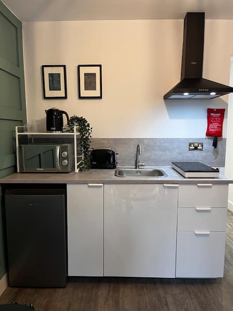 Top Airbnb: Openshaw Modern Studio- Close to Etihad and Co-op in Clayton & Openshaw