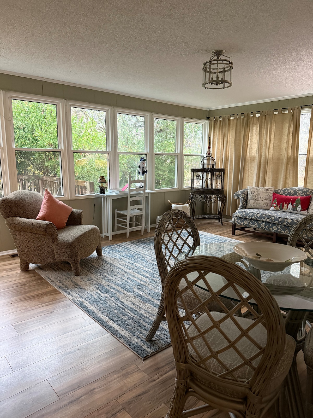 Enchanted Holiday Cottage - Cottages for Rent in Williamsburg, Virginia ...
