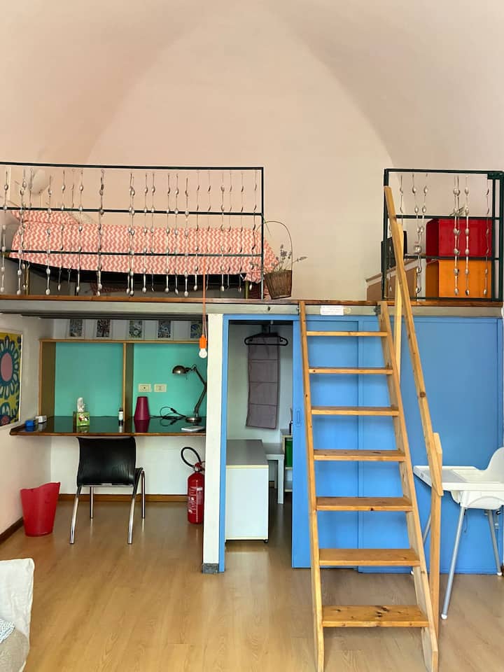 Tweepersoonsbed en inloopkast 