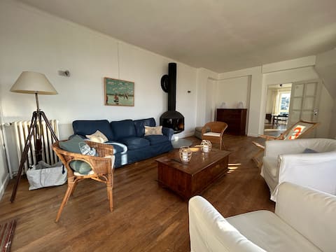 Villa Roc: Large house on the waterfront