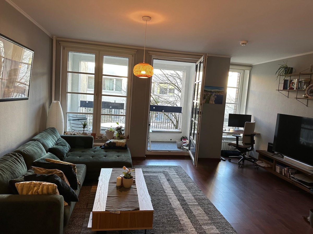 Popular Airbnb listing: Gem with balcony (central) in Schöneberg