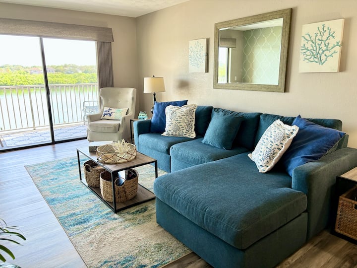 Waterfront • Walk To Beach • Gulf / Dolphin Views - Indian Shores, FL