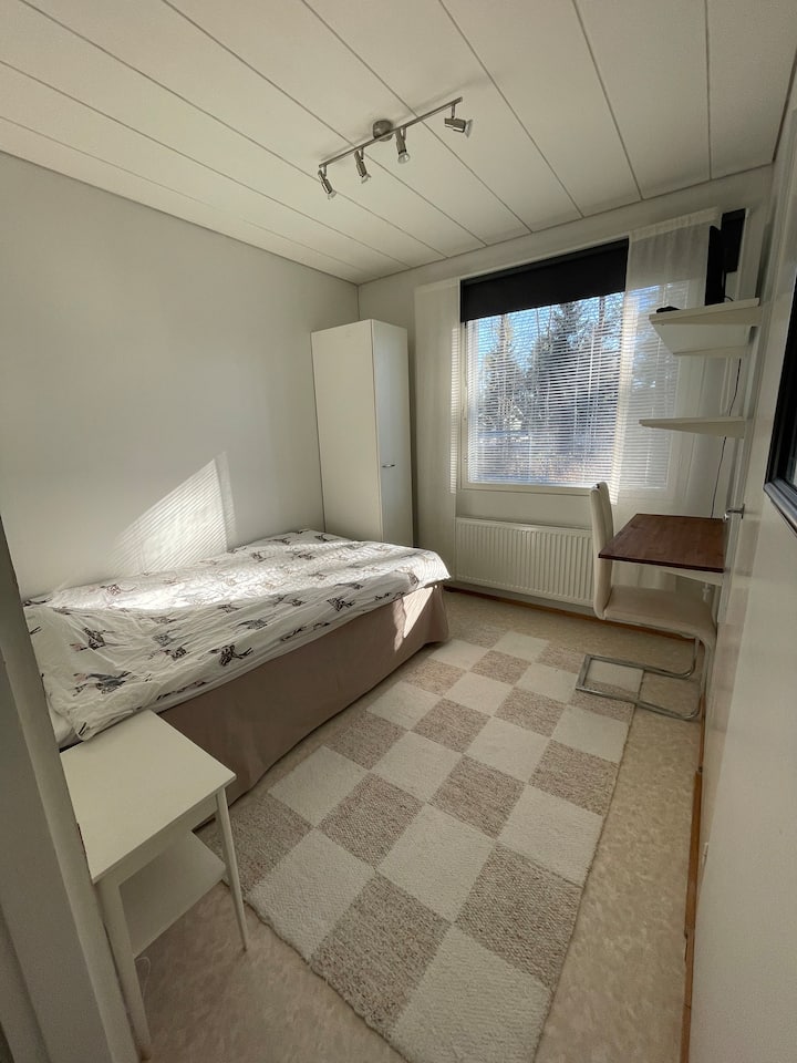 เตียงในห้องกว้าง 120 ซม.