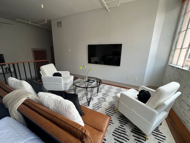 Beautiful French Quarter Condo