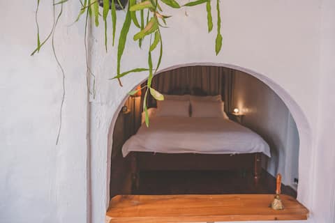 Gimhae city center accommodation: Bongridan-gil Moonlight, and a small house.