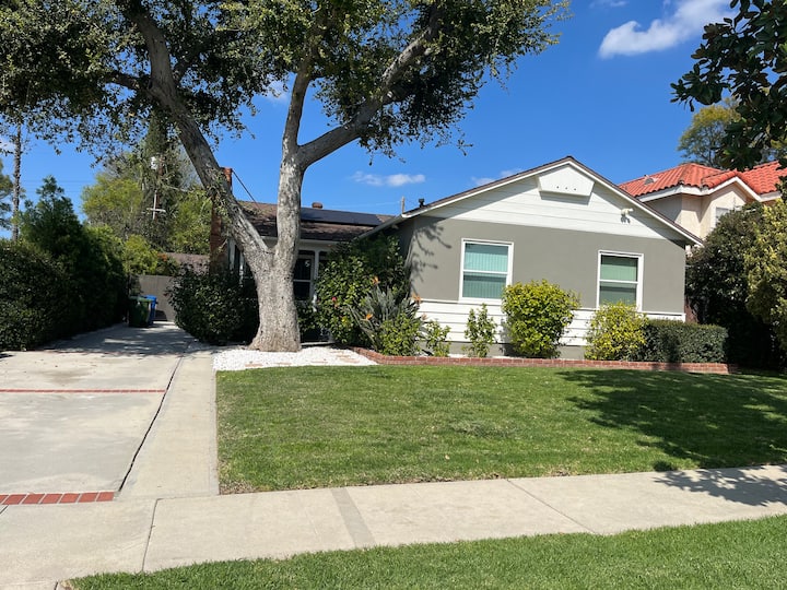 Northridge 3br/2ba Home W/pool, Tree-lined Street - Los Ángeles, CA
