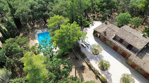 Quiet villa in the countryside with pool