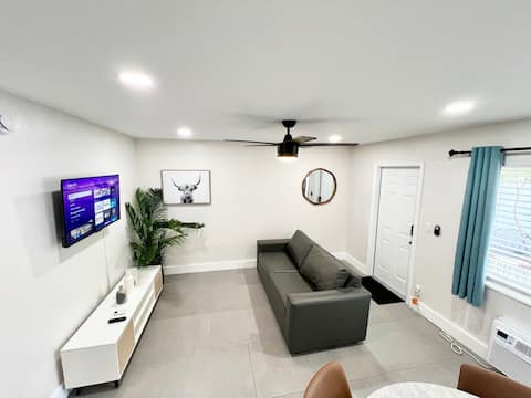 Successful Airbnb property: Central, Cute & Cozy 1Br/1 Bath Apt in Lake Ridge in Fort Lauderdale
