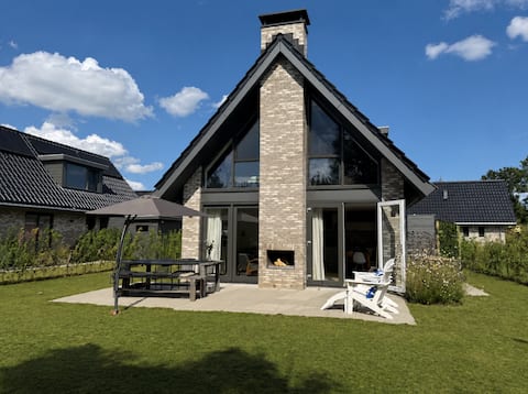 Luxury holiday home on the Fluessen