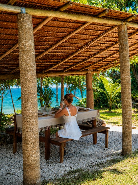 5 Steps to the Ocean. Free Tours & Transfers