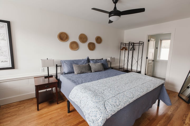 [ძირითადი ფლიგელი] დიდი ზომის საწოლი (ყველა თეთრეული უზრუნველყოფილია)