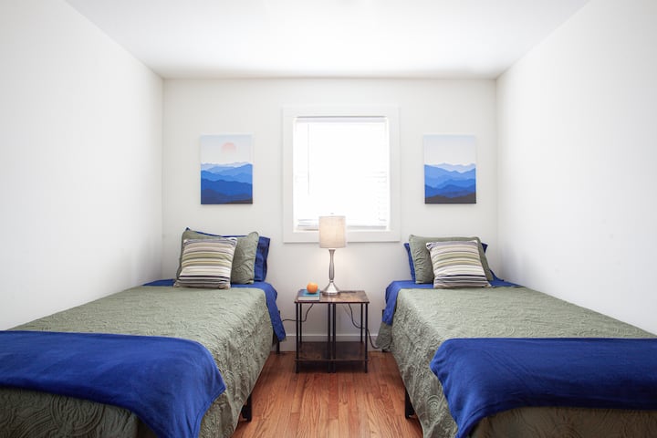 [საძინებელი 3] ორადგილიანი საწოლები