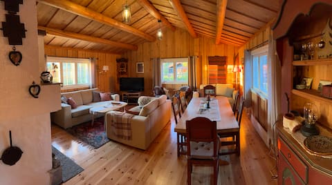 Top Airbnb: Cozy cabin yard with mountain views in Nord Fron