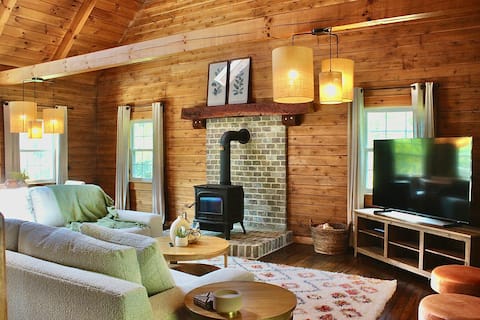Oak Tree Cabin with Hot Tub