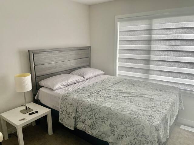 Entire House with 5 bedrooms and 8 beds gallery image 4